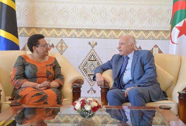 عطاف يستقبل نظيره التنزاني